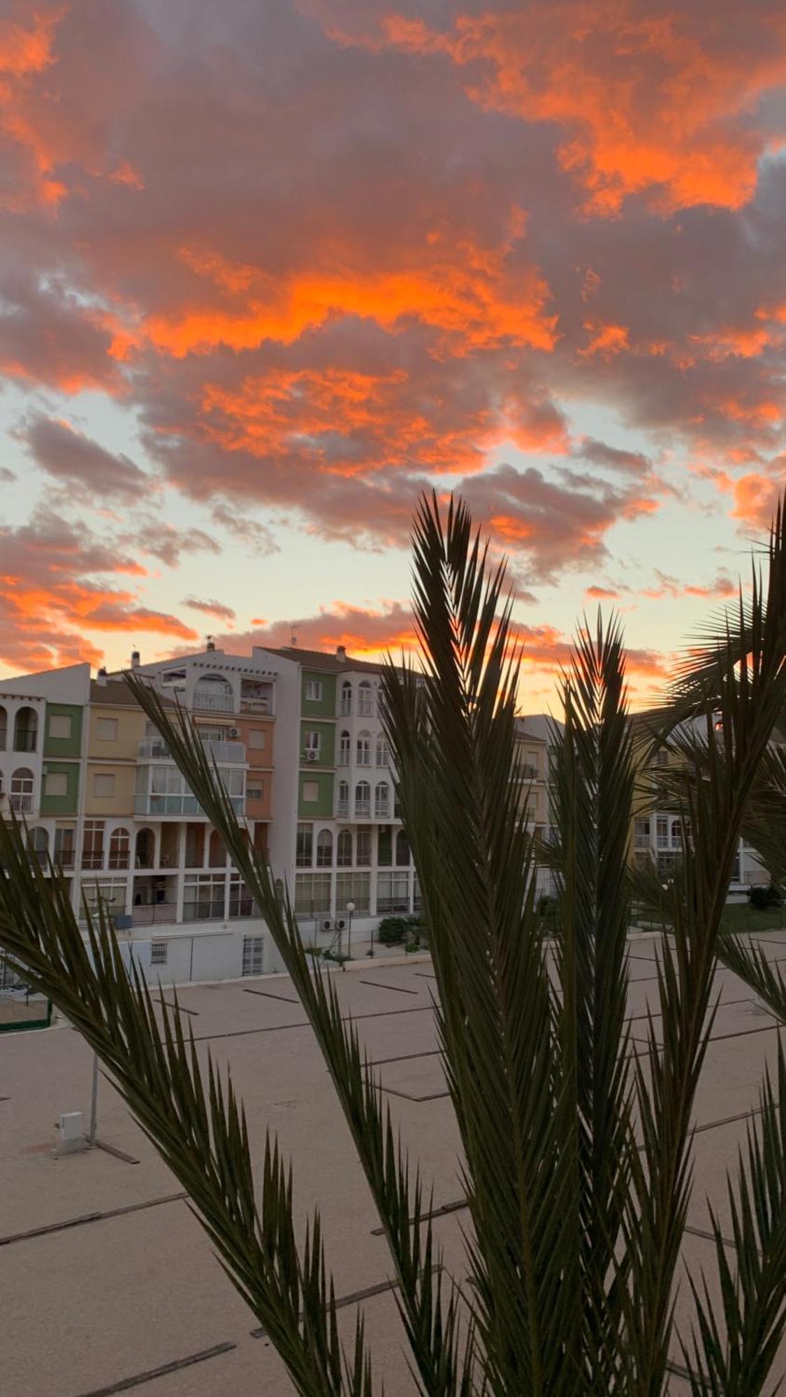 Apartment With Side Seaview 60 Meters From Sea Torrevieja Ngoại thất bức ảnh